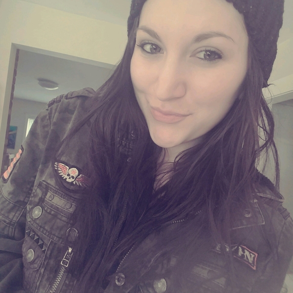 Meet your Posher, Kelsey - Picture 1 of 1